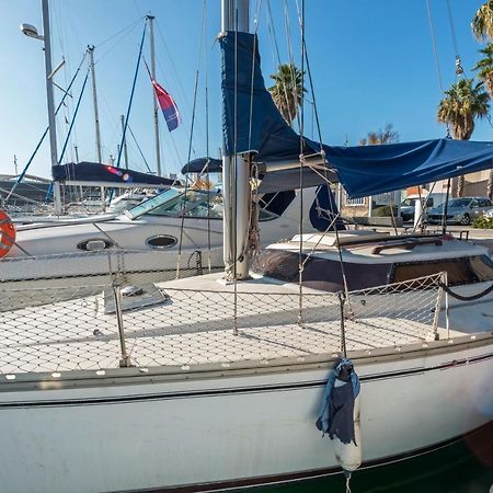 Pequeno Velero En Port Forum Ideal Para Backpackers San Adrián de Besós Zewnętrze zdjęcie